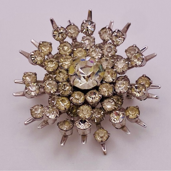 Vintage Silvertone Rhinestone Snowflake Starburst Brooch 1.25โ - Picture 3 of 6